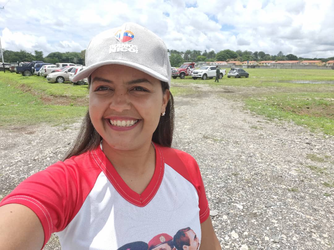 A la compañera Skarlen Karina Mariño López, nueva viceministra de movimientos sociales del <a href="/ComunasVE_/">MPP para las Comunas y los Movimientos Sociales</a> nuestras felicitaciones y todo nuestro apoyo.
Con toda la fuerza de la mujer venezolana estamos seguros y seguras que hará un gran trabajo. 
<a href="/NicolasMaduro/">Nicolás Maduro</a> <a href="/delcyrodriguezv/">Delcy Rodríguez</a>