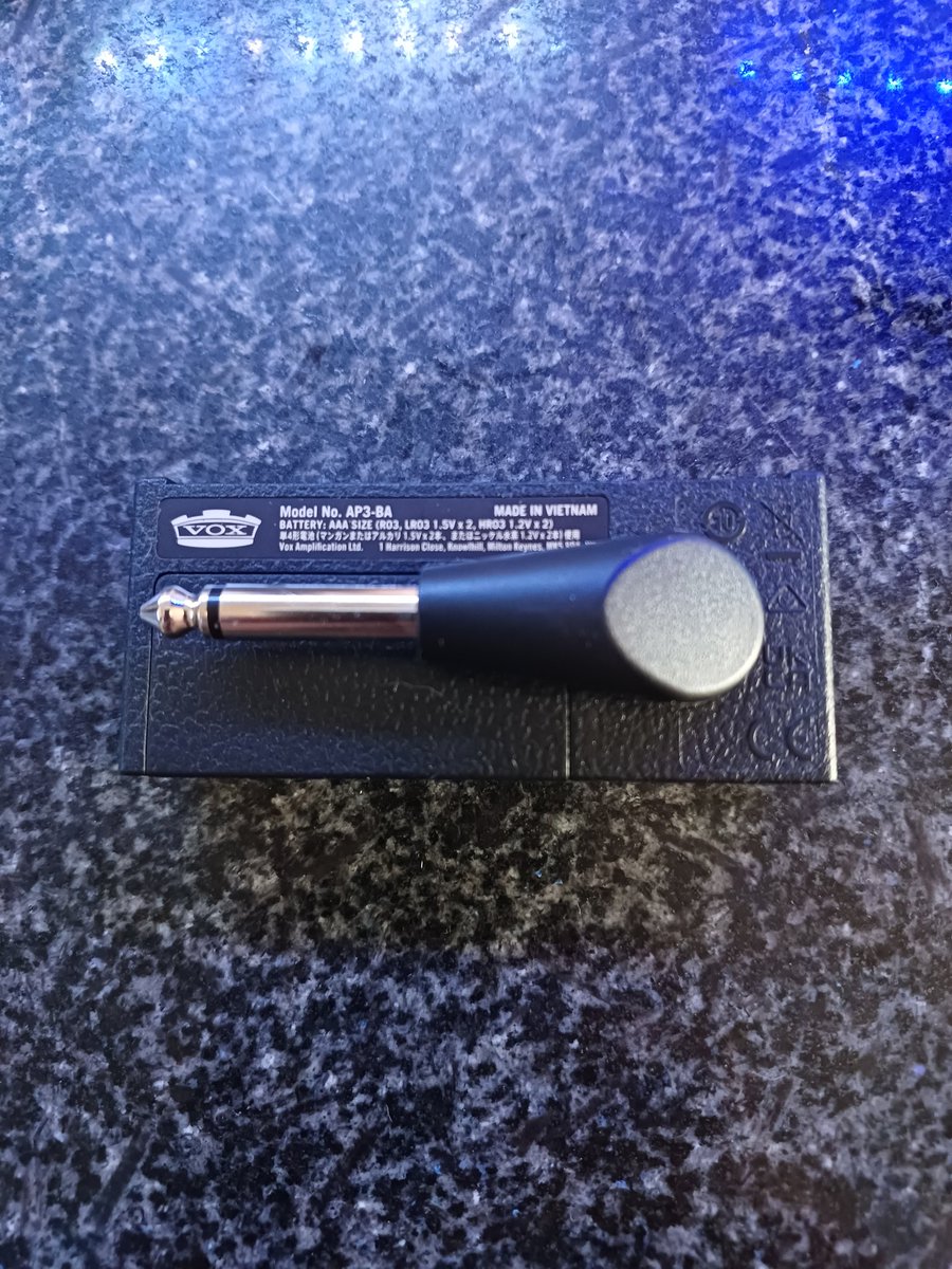 DavefromHeysham's tweet photo. Got this little beauty today,as recommended by Brian may,mini amp,plug into bass,stick ye headphones on.Sheer magic,plus effects,and aux for playing to tracks.What a kit. https://t.co/9aPGFK1ALs