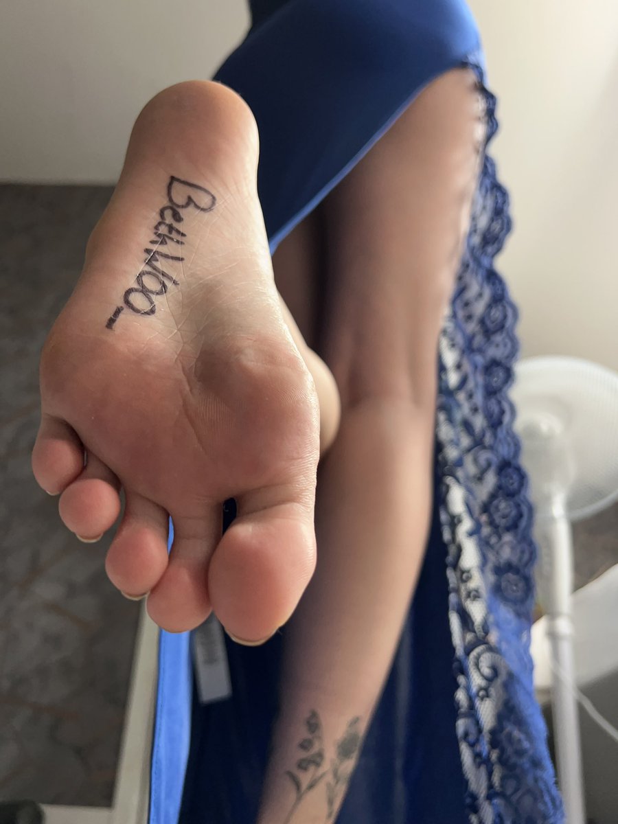 bethwoo_'s tweet photo. verification💅🏻 
enjoy drooling over my pretty soles 🤤
comment a ‘🛐’ to receive a free picture😳 https://t.co/LeVuzaf8sf
