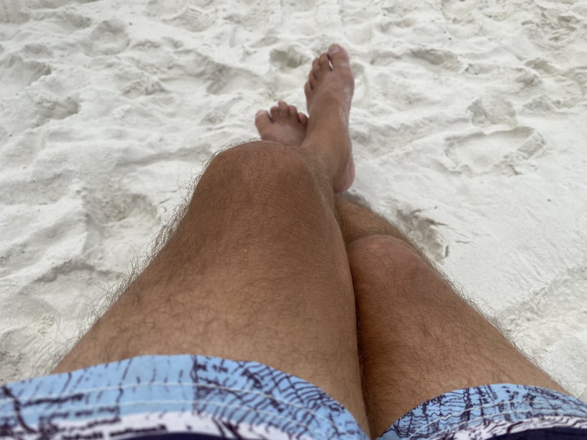 ar_steve's tweet photo. Am I doin this right?
#BeachinIt
#FamilyTime https://t.co/w2zVlqh708