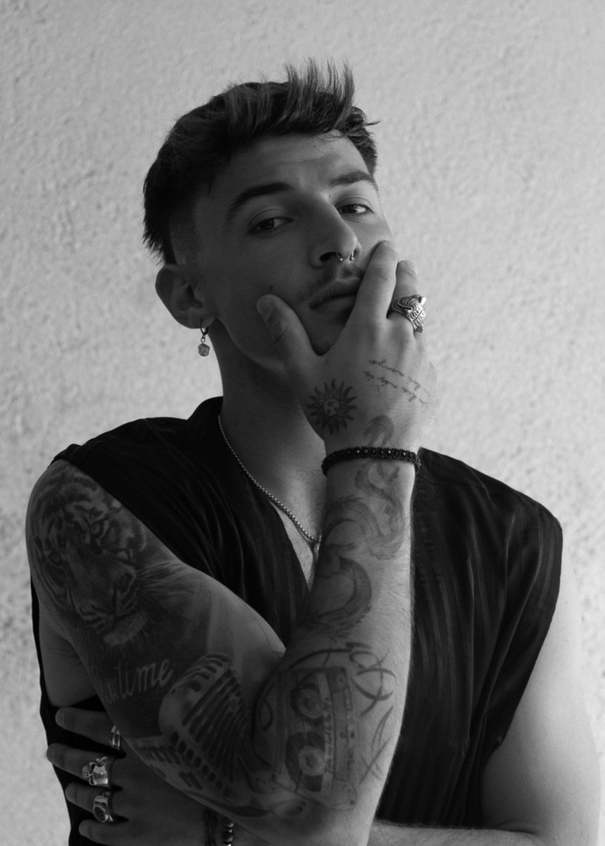 ¿Quieres ver antes que nadie el videoclip de <a href="/lucas_curotto/">Lucas Curotto</a> 'Fuiste pa' mi'? Participa aquí: LucasCurotto.lnk.to/LCce