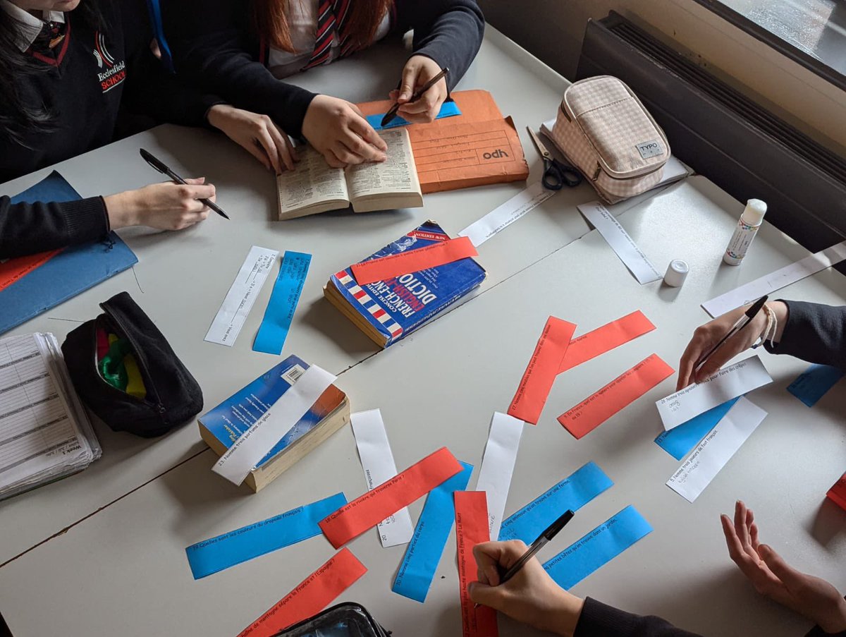 OfficialEcco's tweet photo. Look at this amazing retrieval lesson today for Y10 French. This class have smashed their learning today 👊C’est formidable!!! 🇫🇷 🖊️ 🤔 👍 #WorkHard #AimHigh #ShowGRIT https://t.co/2535n9Lh6z