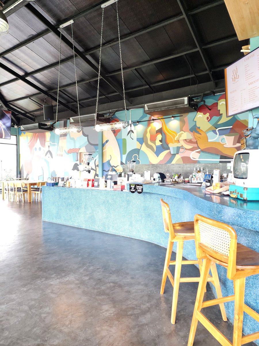 Nottie35048951's tweet photo. Naphatt Craft&amp;Coffee เบียร์สด 18 Tap จ้าา 

ร้านอยู่ริมถนนพัฒนาการเลยค่ะ ติดปั๊มเชล ที่จอดรถกว้างขวาง เปิดตั้งแต่ 8โมงเช้า (แต่ขายแอลกอฮอล์ตามเวลา) ใครใคร่กินกาแฟก็กิน อยากจิบเบียร์ก็ได้ มี Beer flight ด้วย อาหารรสชาติดี ราคาน่าคบ ฝากชาวพัฒนาการอุดหนุนด้วยจ้า https://t.co/L7x8luWlQ2