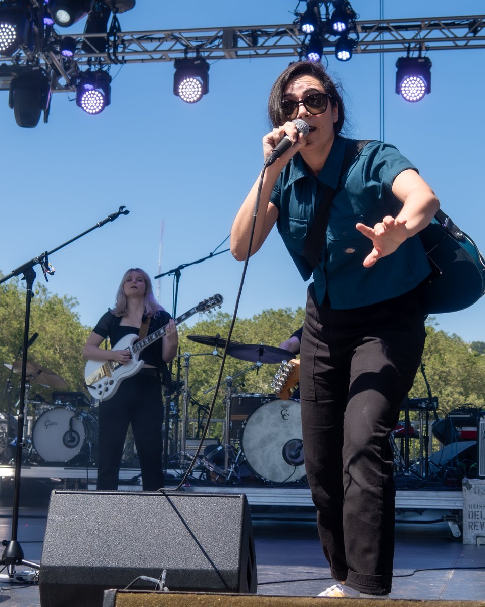 <a href="/illuminatihotts/">illuminati hotties</a> <a href="/DayInDayOutFest/">DayInDayOutFest</a> Grammy winner rules with band and new guitar in Seattle.