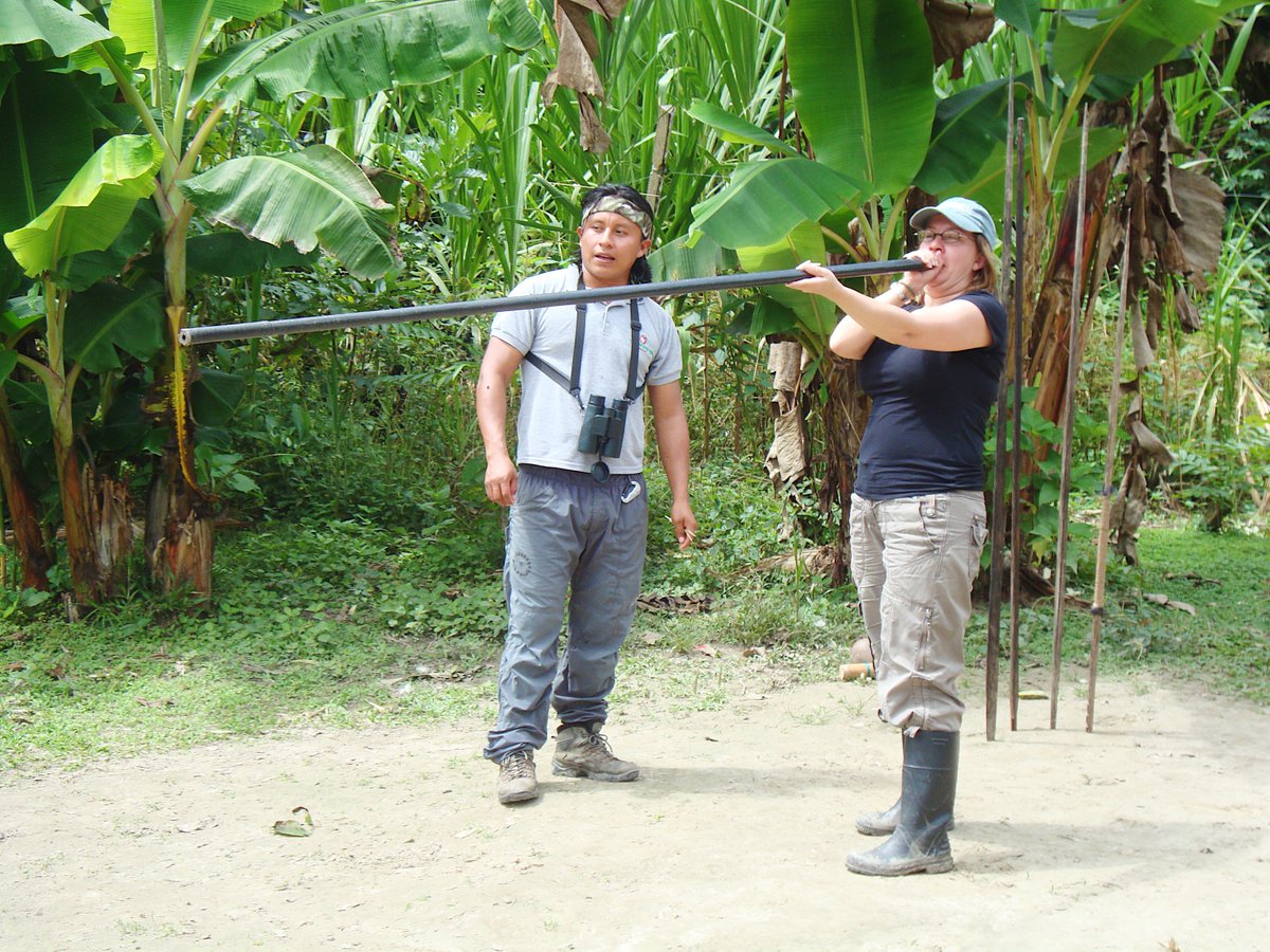OriginalEcuador's tweet photo. A visit to Ecuador’s Amazon offers an enriching cultural experience. Discover the traditions of the different indigenous groups, some of who still reply on blowpipes for hunting in the Ecuadorian Amazon 🌱🐒.
#EcuadorianAmazon #EcuadorTourism #AmazonExperience #OriginalEcuador https://t.co/sHEEdTMhkg