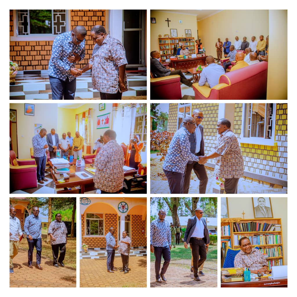 stv_news15's tweet photo. #ASKOFU wa Kanisa la KKKT Jimbo la Karagwe mkoani Kagera, Benson Bagonza, ameishauri Wizara ya Maji nchini kuendelea kuimarisha mifumo ya utendaji kazi, ikiwamo kutoa taarifa sahihi juu ya ulipaji wa bili kwa wateja. Amesema hayo alipotembelewa na Naibu Waziri wa Maji, Eng Kundo https://t.co/UYRRqg4xxe