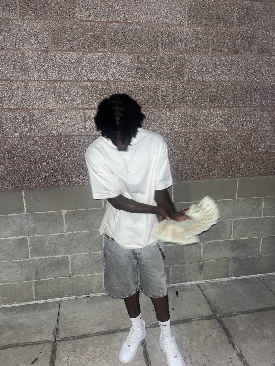 ynr2deuce's tweet photo. #stillgettingmoney https://t.co/Hvjcu5hT0N