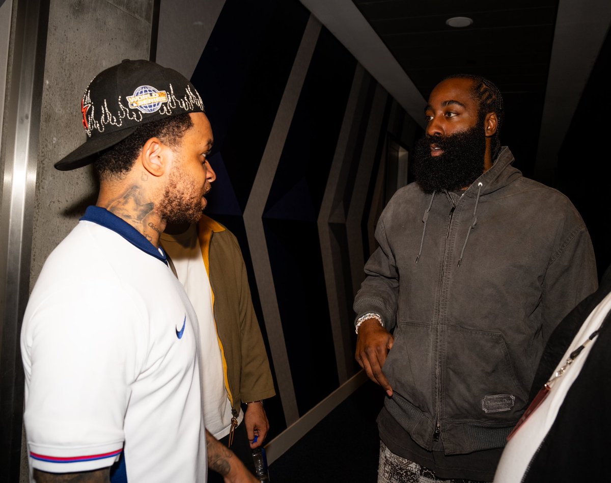 JHarden13's tweet photo. still Euro-steppin #Uno https://t.co/gNhn5EUrmG