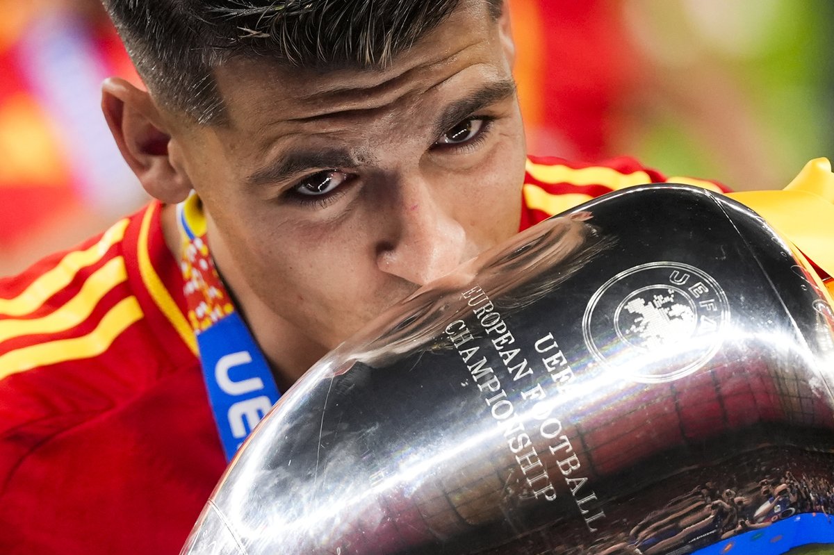 SonyEspana's tweet photo. ¡Qué final! ⚽️🏟️

Gracias, Fabio Ferrari por inmortalizar estos momentos únicos y cargados de emoción 🔴

📸 | A9III

@LaPresse_news

#Sony #SonyAlpha #SonyA9III #SonySports #final https://t.co/CEVJDTYFWH