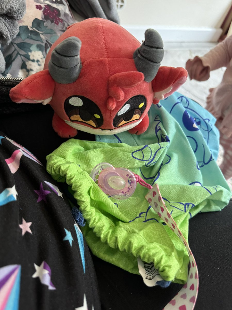 ChrissyLou92's tweet photo. @NotTheClick I just received my emotional support demon (lovely gift from my husband) and my 15 month old’s first act was to give it her dummy! Looks like my plushie has an emotional support toddler! https://t.co/JIcuWs0x55