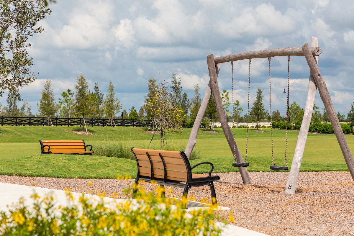 It's National Picnic Month! Skip the drive and enjoy outdoor dining at Arden's scenic parks and greenspaces. Nature is just outside your door! 🌳 #LifeAtArden