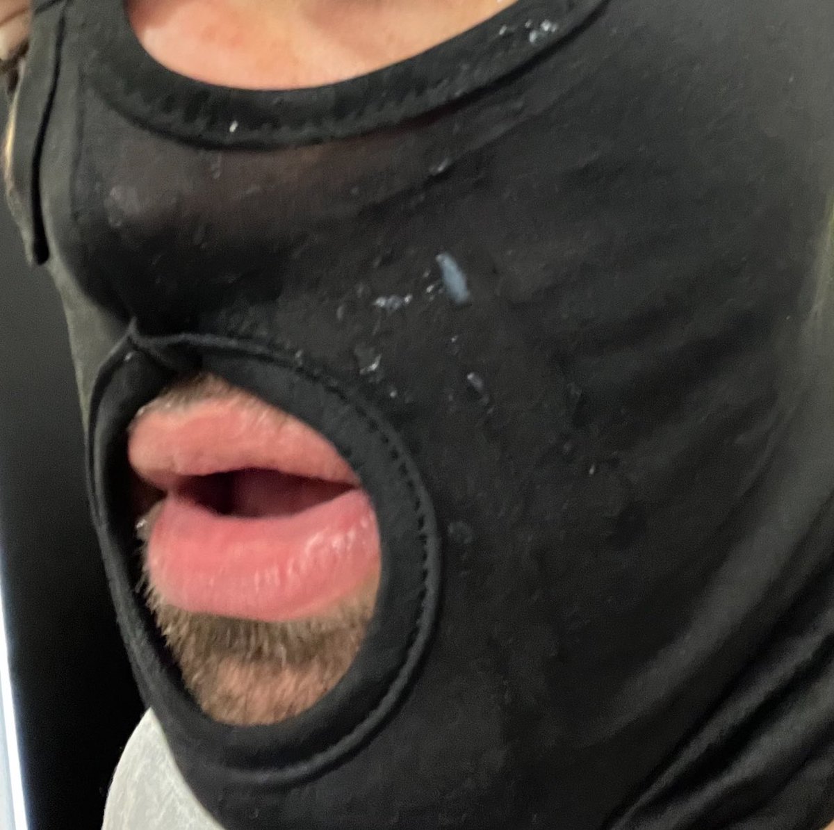 DanScot11's tweet photo. Quand un tbm rebeu passe se faire pomper le zob au jus et te lache : « tu suces mieux que ma meuf » 😈
#rebeu #beur #suce #jus https://t.co/siCgWZLiYS
