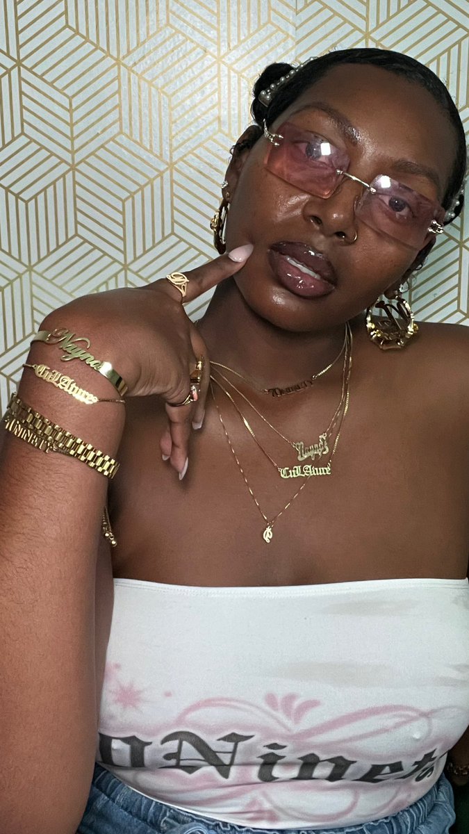 peaceofNayna's tweet photo. “… i know everything,
i’m HARD, i’m FLY, i KNOW🌴💕✨”
@70ninety || #CuLAture #FlyGirl
https://t.co/d8blhZbsxA https://t.co/8DMCEsV53y