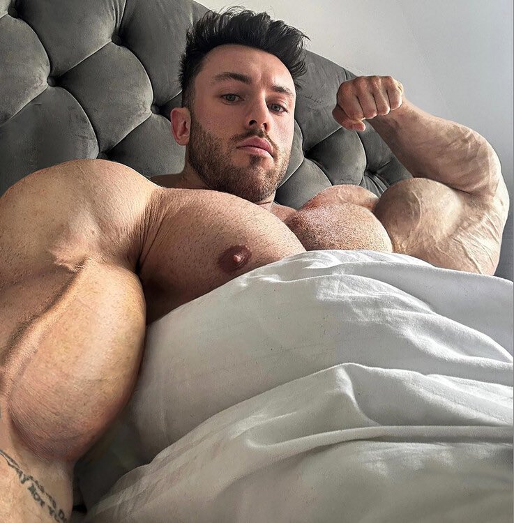UltraPump1's tweet photo. Heh good morning little bro… you seem confused… last night was perfect… I’ll be your master now… I took all of your mass! *FLEX* look at these guns! You’re so scrawny now and so little compared to me! Get up and worship me already little dude! That’s it keep going… https://t.co/m7dZknVtNh