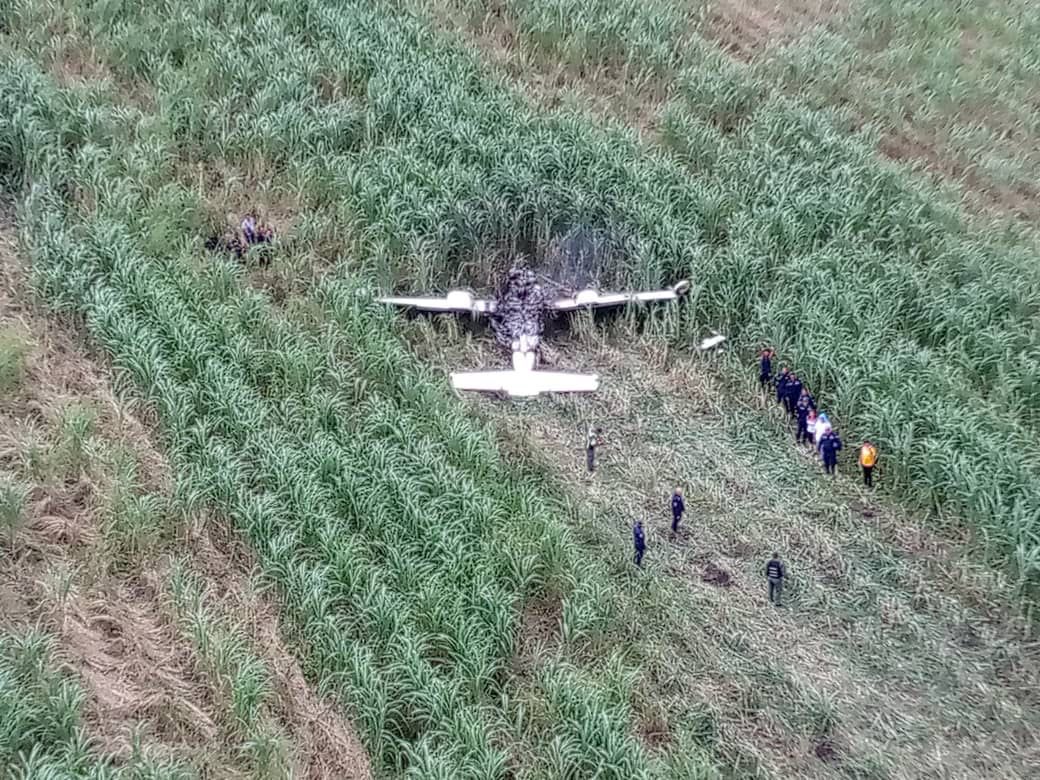 zodimaincentral's tweet photo. #FANB en Acciones de Alerta Temprana efectuaron maniobras para interceptar y neutralizar aeronave en Portuguesa que intentó huir y fue forzada aterrizar en Turén por acciones de nuestro sistema de Defensa Aeroespacial Integral encontrándose un pasaporte de nacionalidad Mexicana. https://t.co/PFC1w6KduC