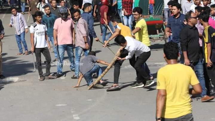 Pheonix_kim_7's tweet photo. Hello world
Need help to #Save_Student of our Country.
These pictures are from #bangladesh,Protest against JOB QUOTAS.
Students wanted to get the justice for all brilliant students,
And that's the reward they got!!!
Hope it can make awareness to the whole world.
We need your help https://t.co/59jlOXIz23