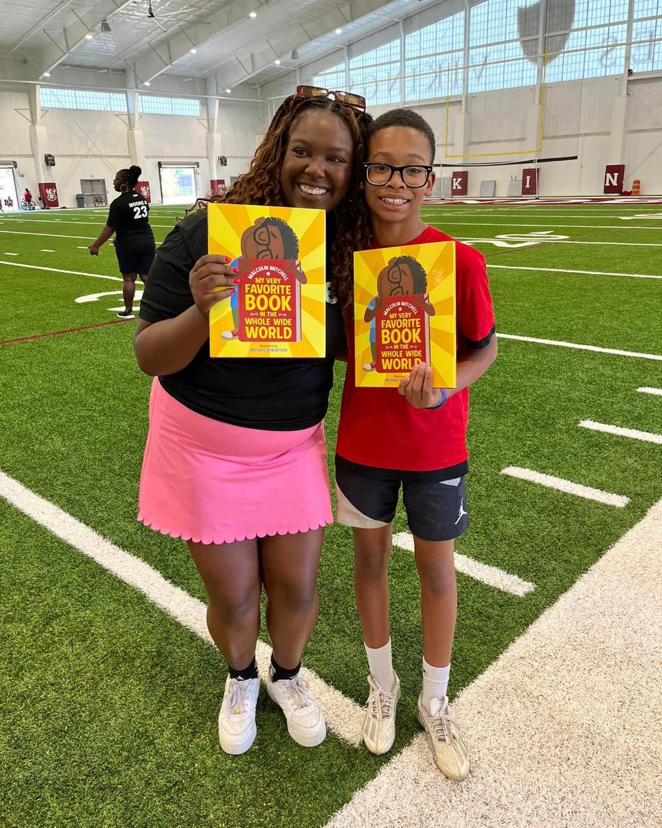 ReadWithMalcolm's tweet photo. National Summer Learning Week is here! ☀️ This week is a great reminder that learning continues all summer long. 🚀 Don’t let that #SummerSlide win!

Haven’t joined #READCamp yet? There's still time! Learn more at https://t.co/7FGzDlPhuW https://t.co/a4kP4gbzUo