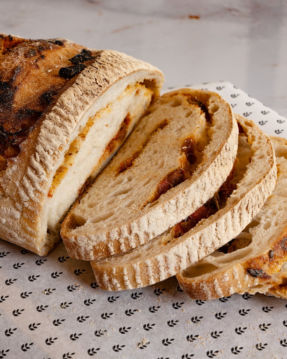 nybakery_sa's tweet photo. Freshly baked sourdough with homemade dried tomatoes. #fresh #bakery #bread #sourdough https://t.co/DXJpxqMmA4