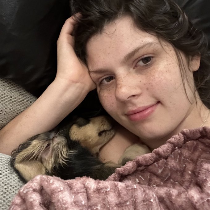 how she makes us start every morning https://t.co/nyFZFrALcB