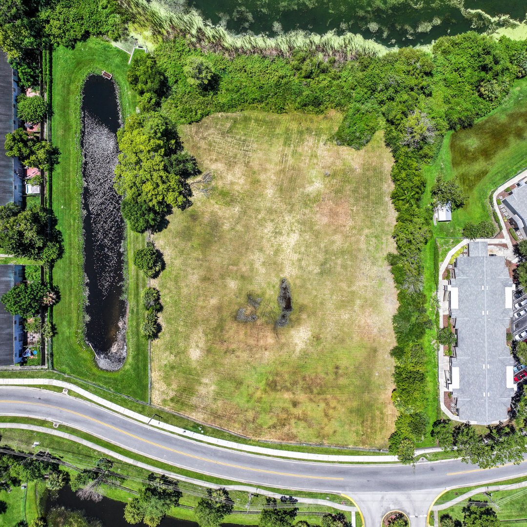 #ForSale | Multifamily Development Opportunity ⭐️

5.93-acre parcel located on Lake Buchanan near Orlando's premier Millenia Mall. Medium Density Residential zoning &amp; bonus allowances, potential for up to 90-120 units.

📍 4101 S Texas Ave, Orlando, FL
🔗 loom.ly/KwL0oHQ