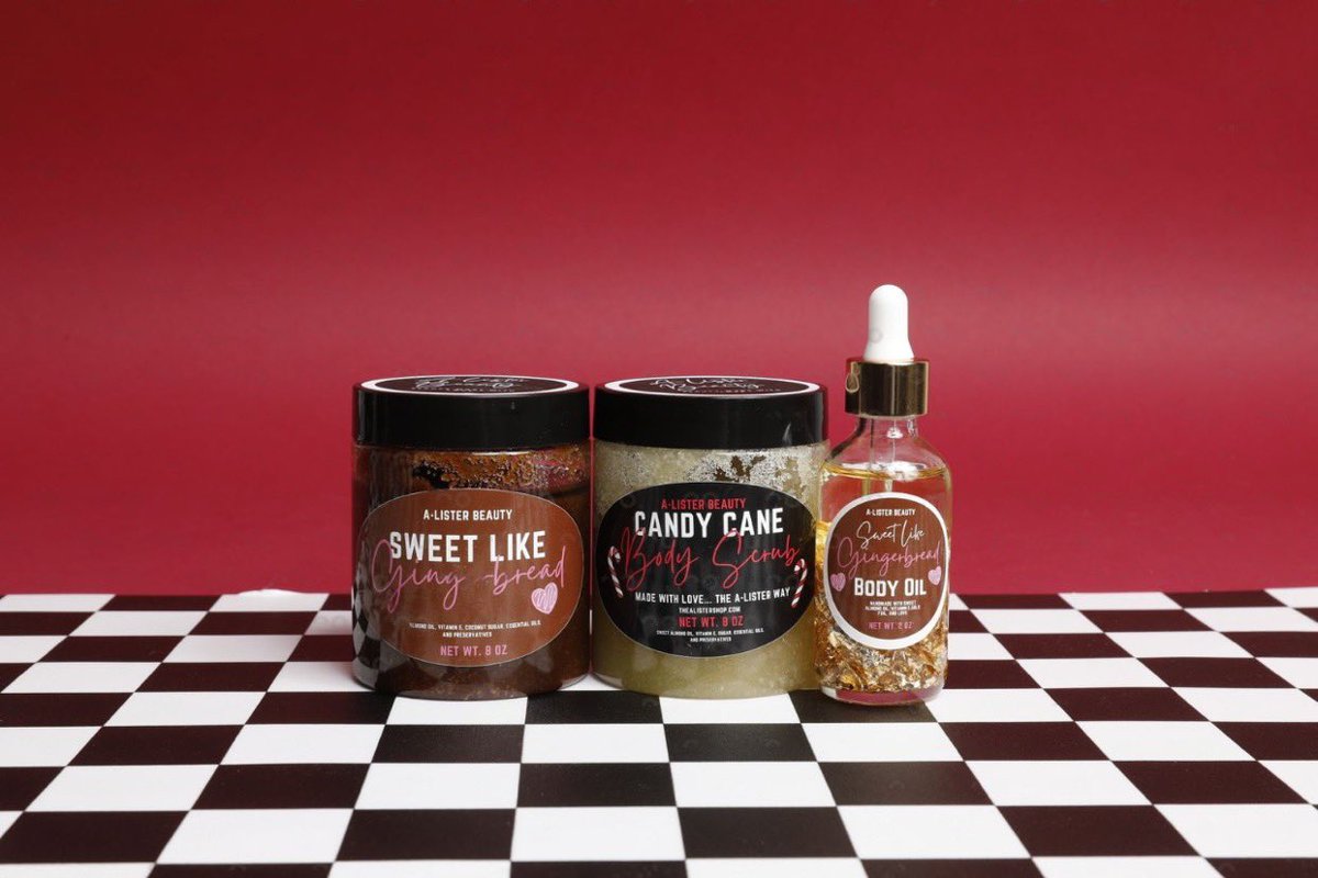 AmeenhaLee's tweet image. #Shopblack #buyblack the best body scrubs, and body oils, of the Summer for all A-Lister’s. Candy cane and sweet like gingerbread is forever the IT Girl scent. 💅✨