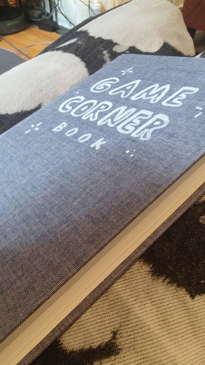 InsaneoBerry's tweet photo. I got to see @TokesCat 's amazing Game corner book 🩷🍓🖍️ Perhaps I should bring my very own Dealer's den book for @furnavia 😳🌷💘 https://t.co/vxMqn8QG8i