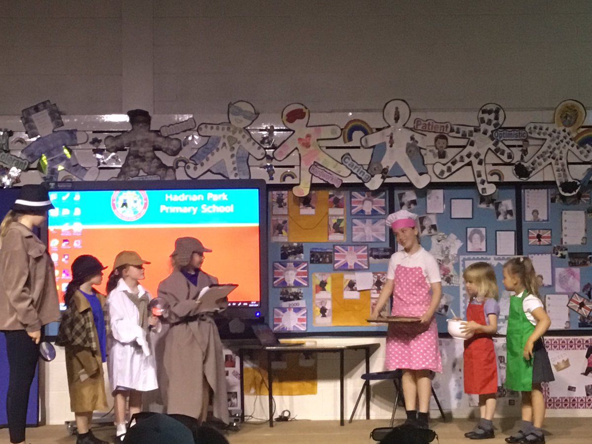 Hadrian_Park's tweet photo. A huge congratulations to our first ever drama performance tonight of ‘The Mystery of the Headless Gingerbread Man’ 🎬💫 The children were outstanding in their roles and made us so proud!! We hope you enjoyed it - thankyou to all who came🤩 https://t.co/UiSboAUsvf