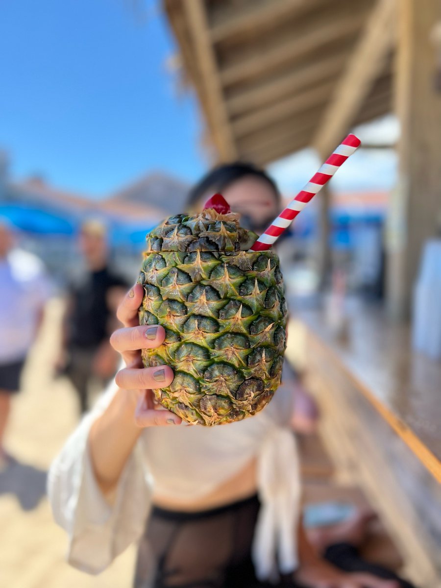 Daily live music, tiki bars, stunning beach, oceanfront dining, award-winning food, and so much more. Only Ballard's Beach Resort has it all! #blockisland #ballards #ballardsbeach