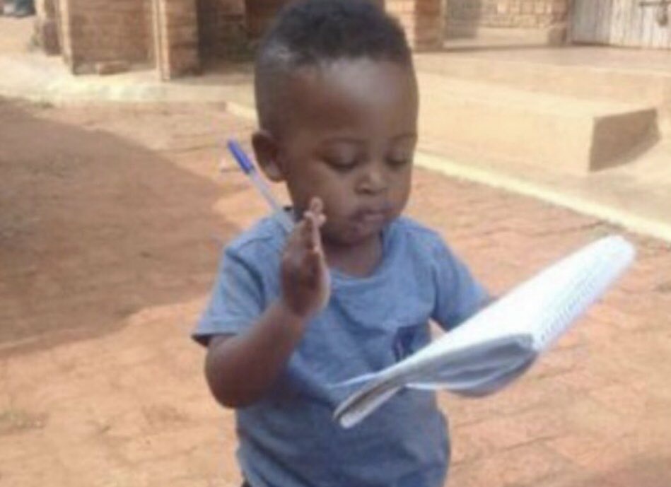 p3ng018's tweet photo. Mimi ukitaka kuniua niwekee sumu kwenye matiti😂😂😂 https://t.co/Rw2wbDuHix