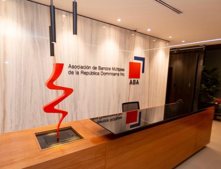 InvertixRD's tweet photo. ABA expone a la misión del FMI resultados del sector bancario e iniciativas institucionales

https://t.co/ehcEZwRaaT

#republicadominicana #santodomingo #dominicanos #bancos #finanzas #fmi #noticis #economia https://t.co/PDGGcz16zE