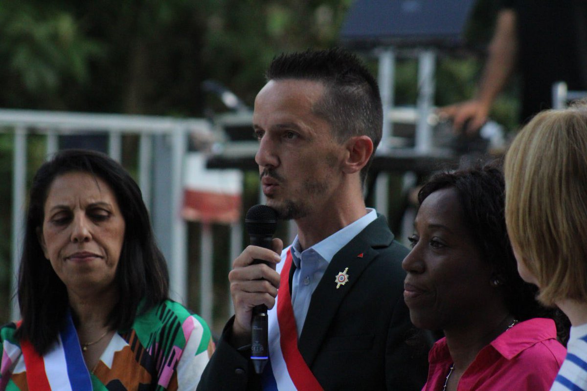 RevolRene's tweet photo. 14 juillet populaire à Grabels aux côtés de notre équipe municipale et du Député @SylvainCarriere ! 🎆🎉 https://t.co/i7qXdiAfIt