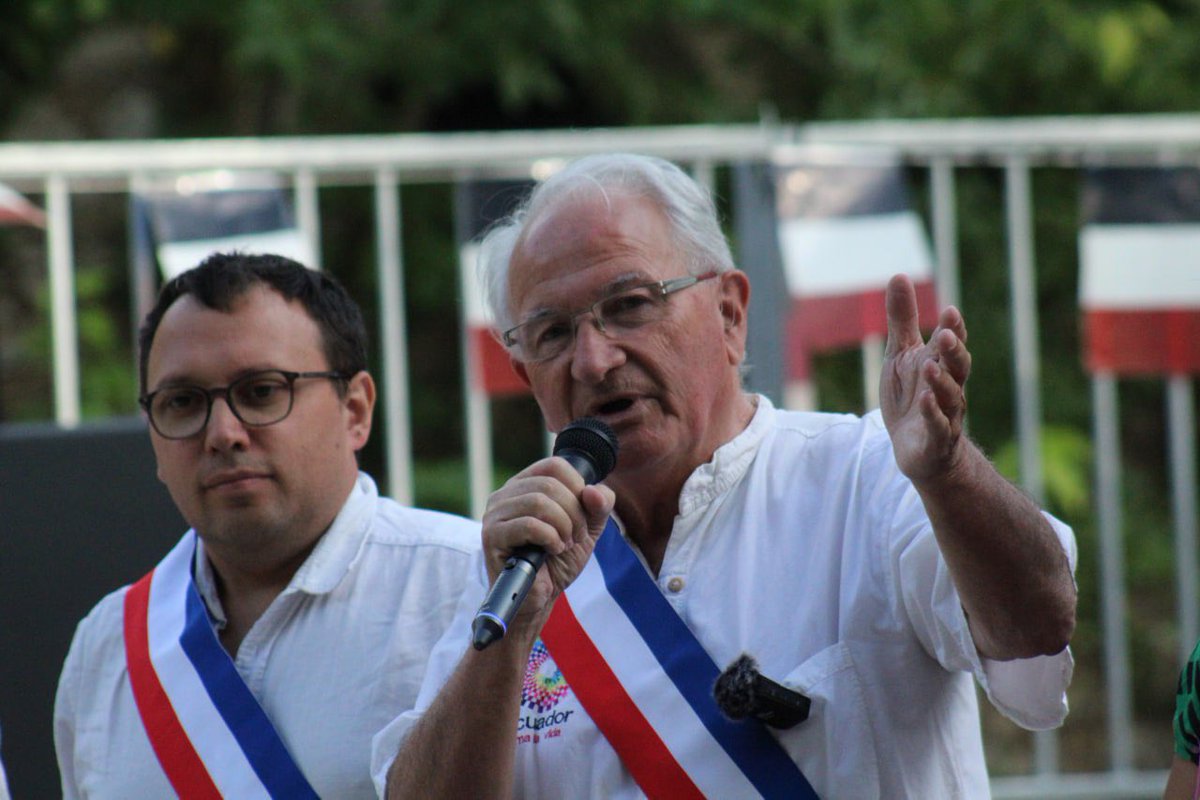 RevolRene's tweet photo. 14 juillet populaire à Grabels aux côtés de notre équipe municipale et du Député @SylvainCarriere ! 🎆🎉 https://t.co/i7qXdiAfIt