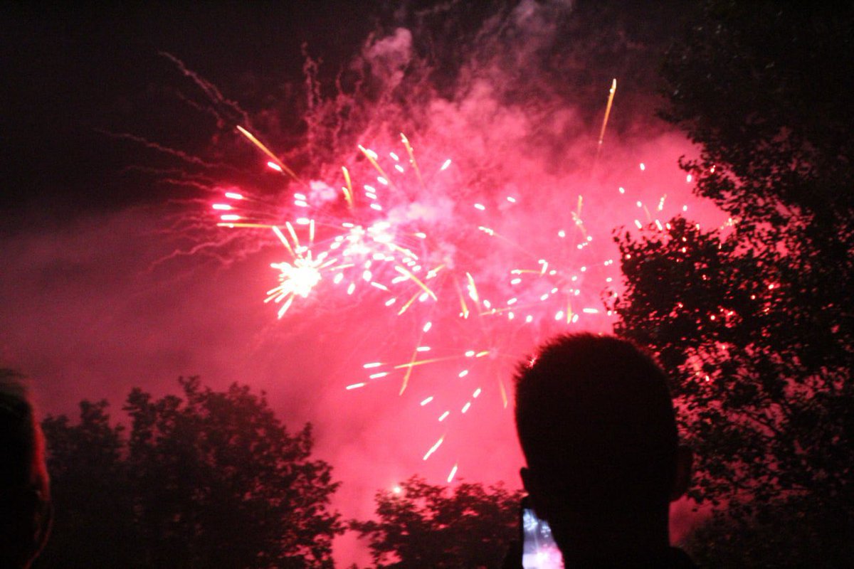 RevolRene's tweet photo. 14 juillet populaire à Grabels aux côtés de notre équipe municipale et du Député @SylvainCarriere ! 🎆🎉 https://t.co/i7qXdiAfIt