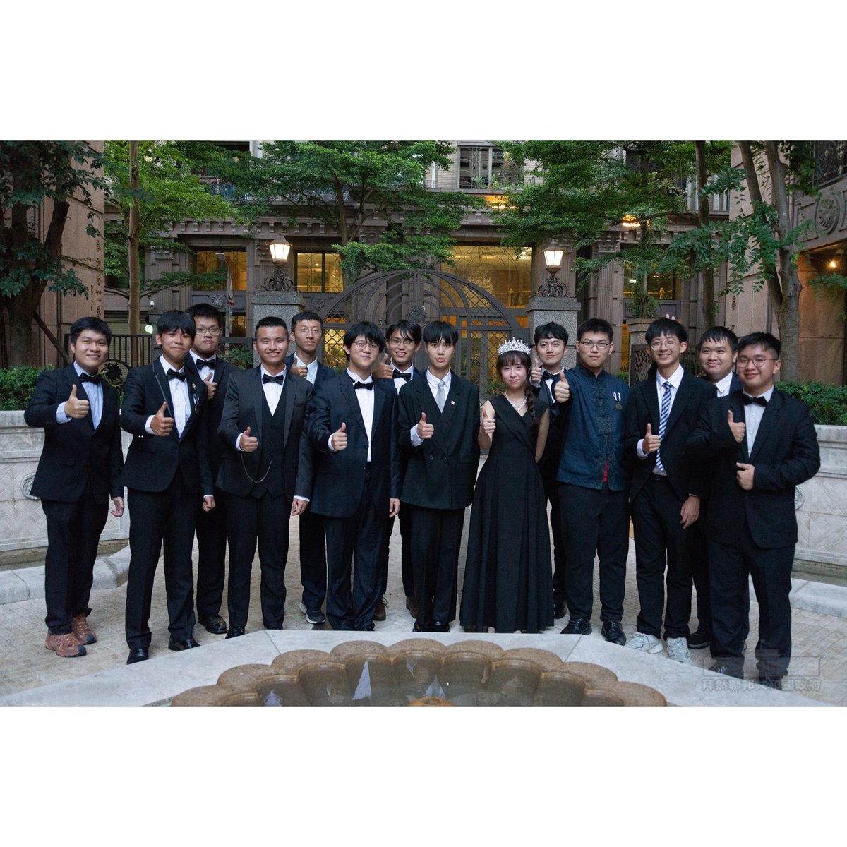 民族最高領袖於本月3日出席赫斯維爾公國建國兩週年慶祝活動，於活動中與赫國內閣總理大臣蔡易臻共同簽署赫拜聯合建交公報。