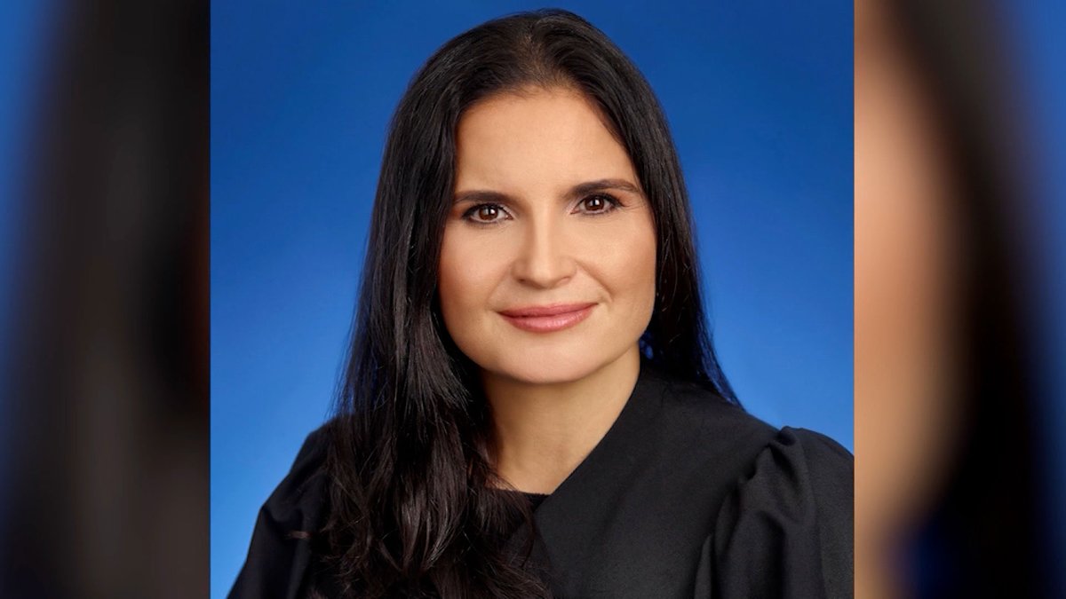 RealJamesWoods's tweet photo. Judge Aileen Cannon, honoring our constitution while the mob running the Executive branch undermines it at every turn.  

On behalf of America, thank you for your courage and integrity. https://t.co/DJQxo5Dspr
