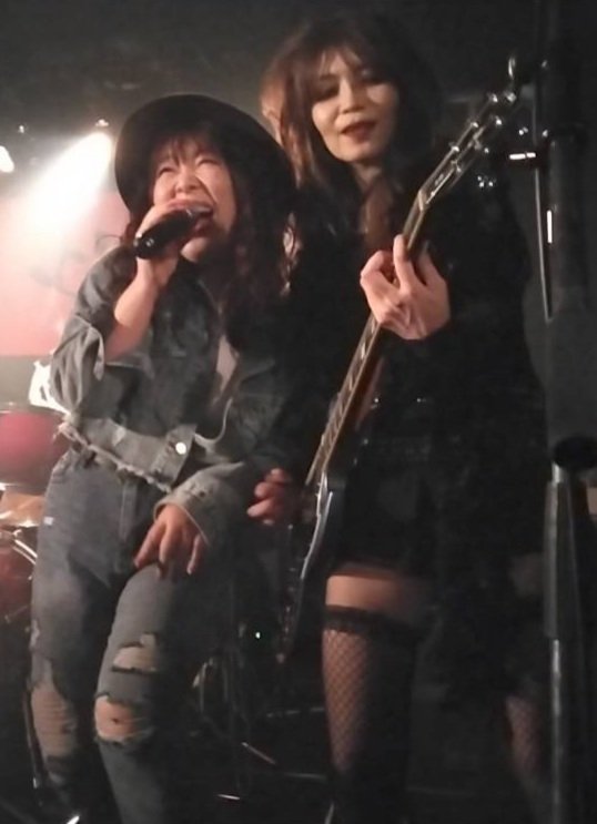 531P2_N7000's tweet photo. 最高でした✨楽しかった🎵😆
megさん!待ってます🎤🙌
#チェルシーチェルシー
#CHELSEACHELSEA https://t.co/dIBryebrDJ