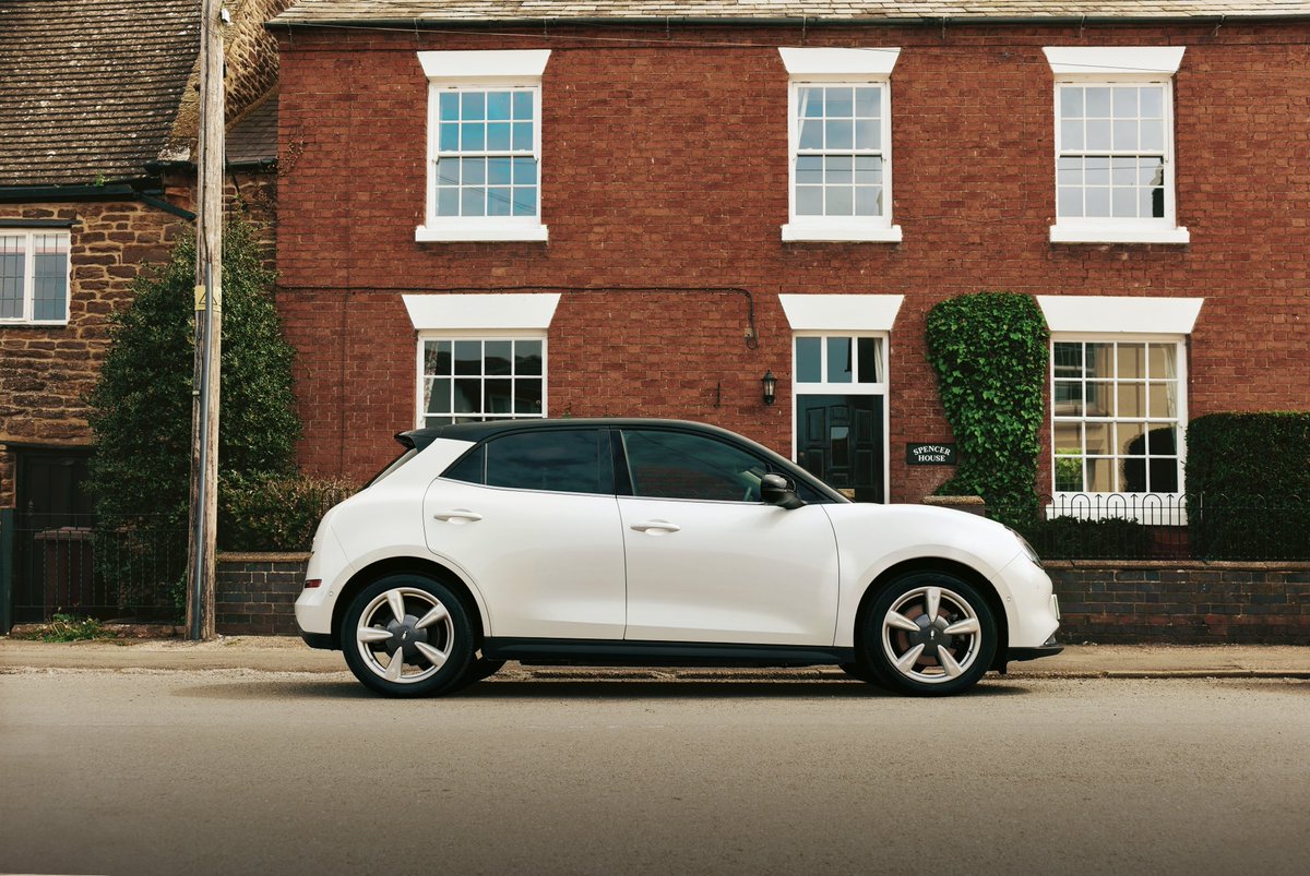 GWM_UK's tweet photo. Neighbourhood envy starts here 😉
Meet the ORA 03 in Moonlight White🤍🚗
Discover more about the ORA 03 https://t.co/Rb3CuNkZa6
#ORA03 #ElectricCars #GWMORA #WhiteCars #EV #StylishCars https://t.co/XOMzJmarCJ