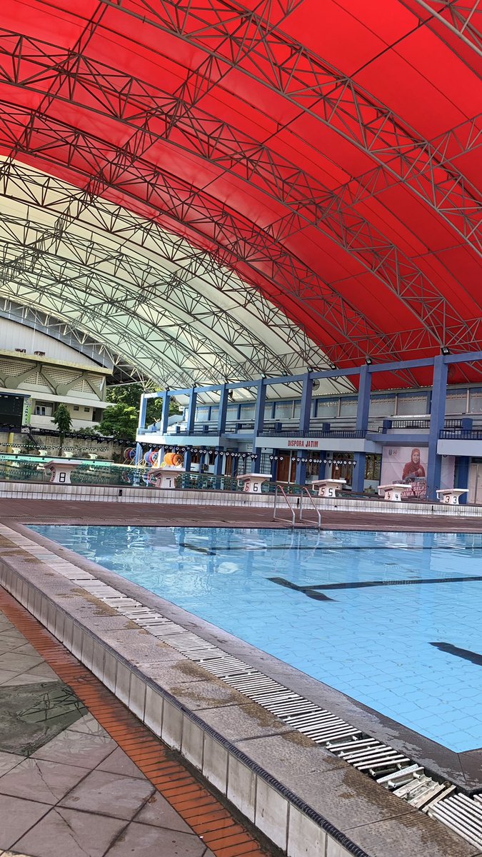 aninnyeong's tweet image. dari putus ini aku jd pny waktu buat lebih kenal diriku dan tau cara ngebahagiaan diriku sendiri. makan apa yg aku suka, baca apa yg aku suka, nonton apa yg aku suka, nyoba hal yg jarang aku lakuin, nyari kesibukan di hima dan panitia. aku suka fase ku sekarang🫶🏻 #curcol