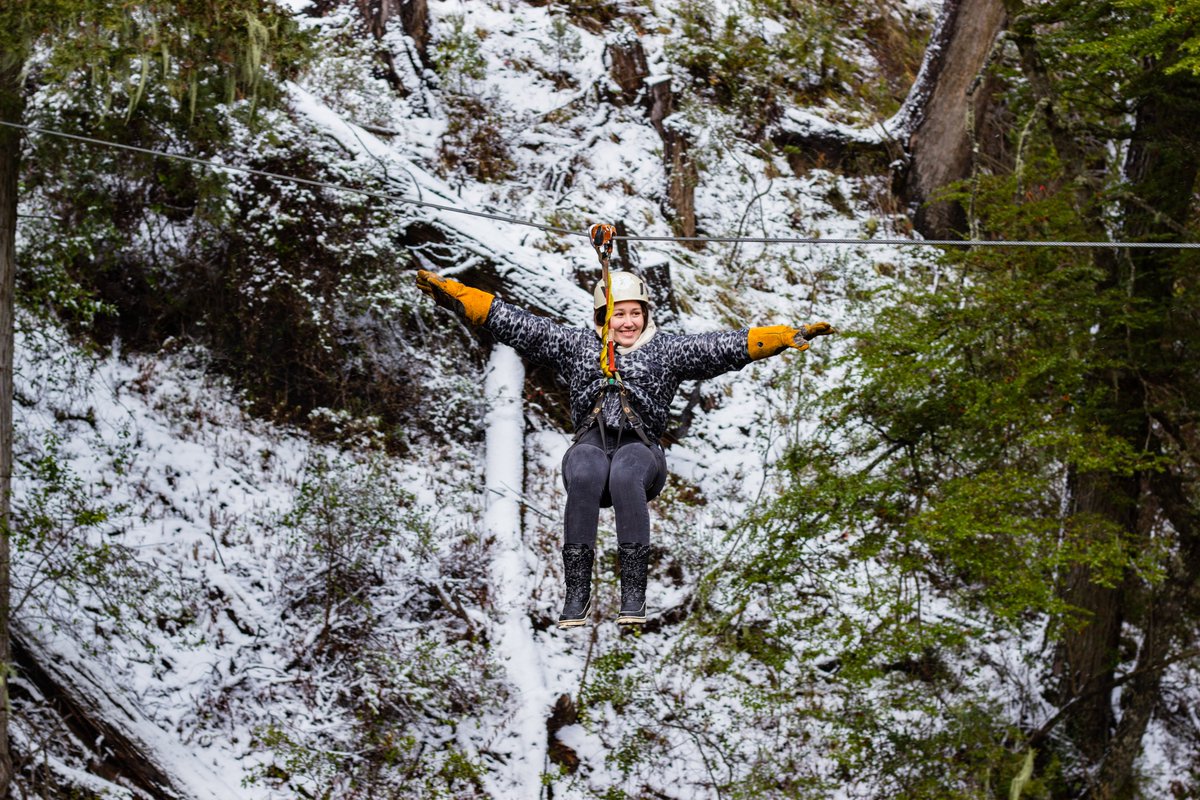 MinGobiernoRN's tweet photo. 📍Esta temporada de invierno, El Bolsón despliega su amplia oferta turística para que residentes y turistas atraviesen una estadía única entre imponentes paisajes y montañas cubiertas de nieve.
🔗Toda la info: https://t.co/5SpbIy0tSG https://t.co/p4rIEuChEX