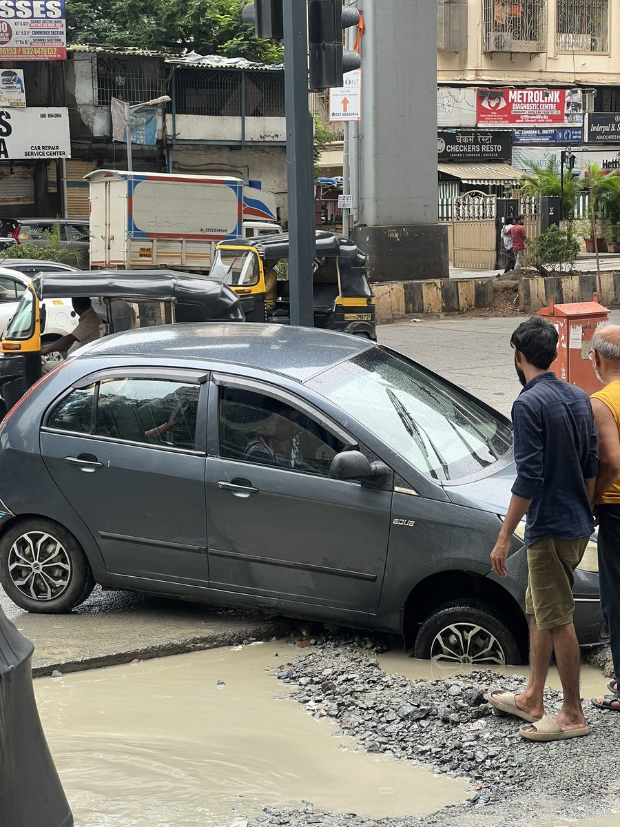 RahulSahani46's tweet photo. Shivshankar Building No.1/2 , Ghanshyam Enclave, New Link Rd, Near Lalji Pada Police Station,Kandivali West, Mumbai, Maharashtra 400067 https://t.co/qUHC0nsk1x