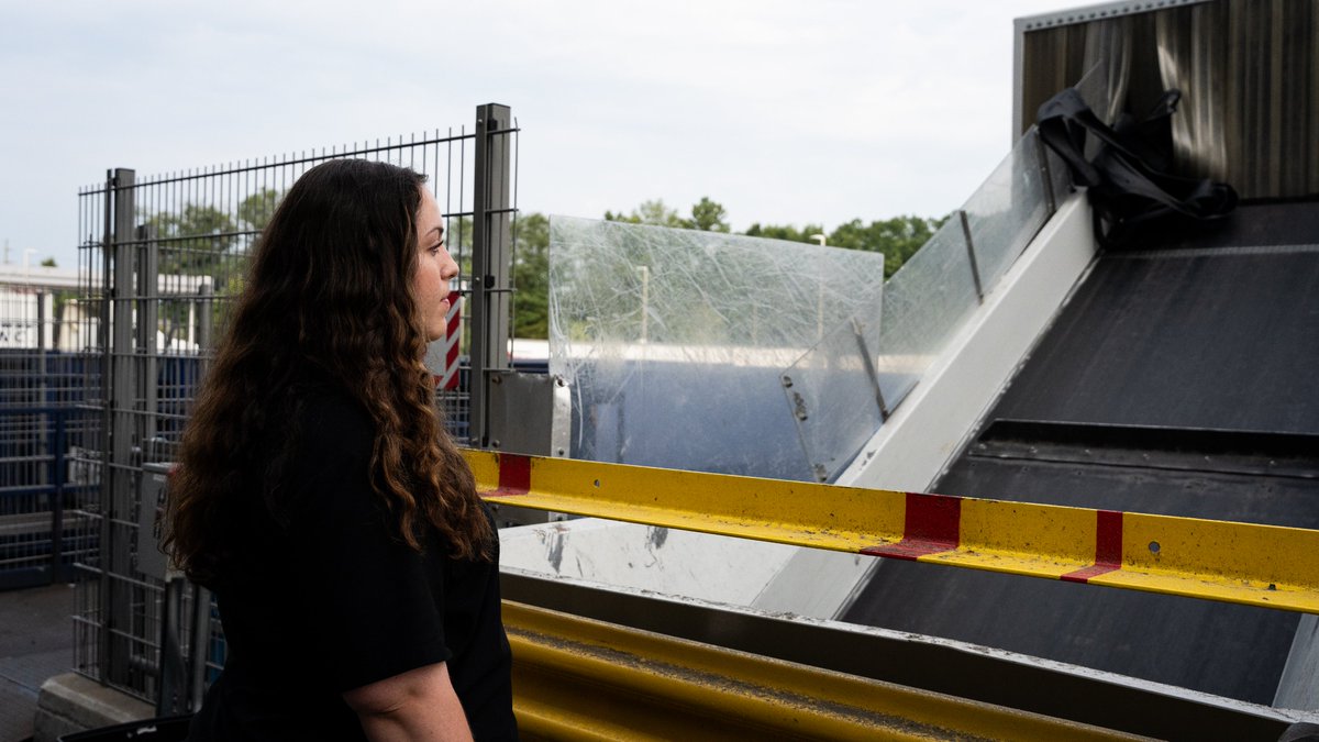 DRAEXLMAIER_USA's tweet photo. Facility Maintenance Engineer Ashley Booker shares how she went from #InternToFulltime. 👨‍🎓👉🕴️ Today, the former co-op is making a difference at #DRӒXLMAIER through sustainable initiatives and overseeing the maintenance of infrastructure and equipment. #wecreateprofessionals https://t.co/hfV72z4aTK