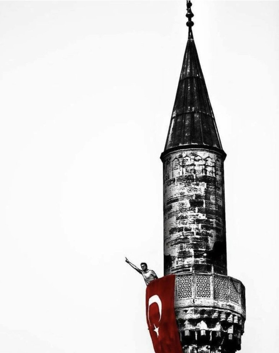 aysunkubra55's tweet photo. Bir gece ansızın vakitsiz sela sesleri duyarsan, bil ki sinsilik kol geziyordur şehrin sokaklarında.

Dilinde tekbir ve memleket türküleri, 
Aklında okçular tepesi ve Çanakkale..

La havle ve la kuvvete illa billah..

Sefer senin, zafer Allah'ın...
#15Temmuz 🇹🇷
#15TemmuzuUnutma🇹🇷 https://t.co/F3urOS0WLb
