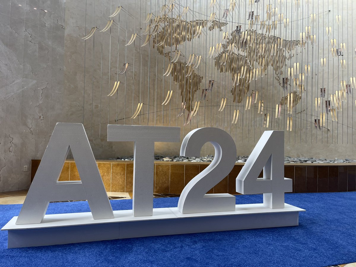 LisaC_Bb's tweet photo. Day 1, Anthologists! Let the fun begin!!!!  #AT24 #poweroftogether https://t.co/NFN8txx4Qb