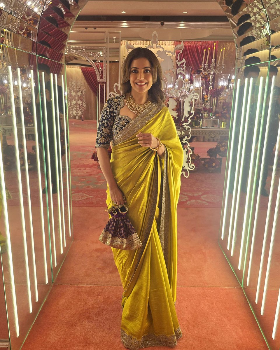 OnlyHeroines's tweet photo. #NishaAggarwal ✨ https://t.co/JXG9knWGIg