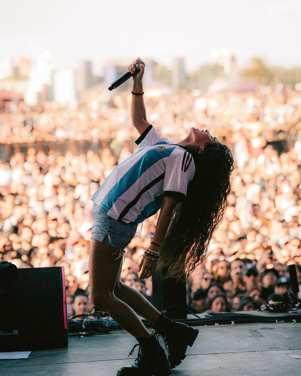 lollapaloozaar's tweet photo. BUENA SEMANA SOLO PARA LOS BICAMPEONES DE AMÉRICA 🇦🇷🇦🇷🇦🇷

¿A qué otro artista Lolla recordás usando la camiseta más linda del mundo? 🏆 https://t.co/FIKUerjQ45