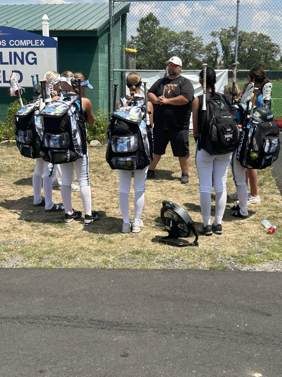 SydneyHupp87's tweet photo. It was great meeting and talking to @WUJacketsSB Assistant Coach Tedrow on Saturday after our games in Morgantown. Thank you for coming to watch our @NITRO_26_27 team play https://t.co/xeiwCjJuVz
