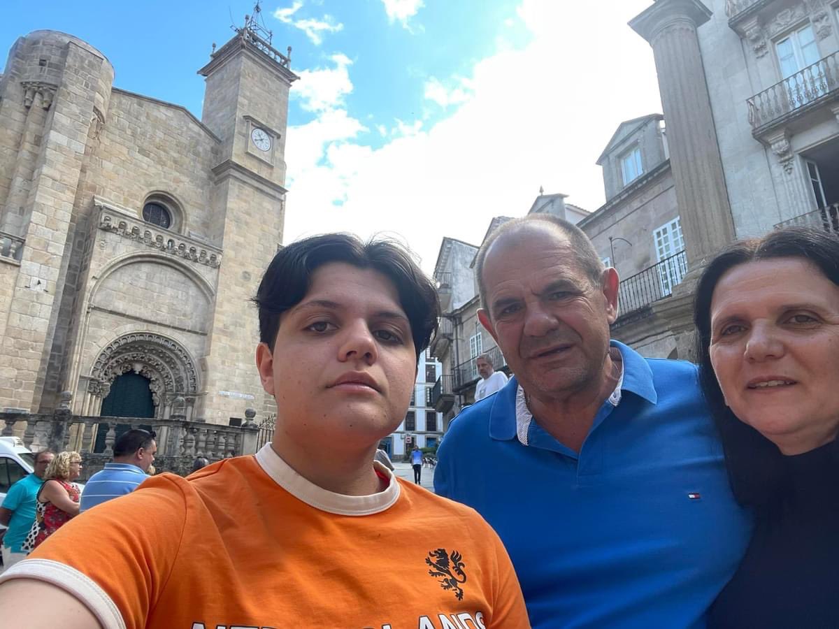 afmartinfdez's tweet photo. Seguimos las huellas de la familia Muñiz de Dávila y de Jon Bécquer. La Literatura nos divierte y nos inspira. @maria_oruna @DoloresRedondoM https://t.co/pjmJNJwDjs