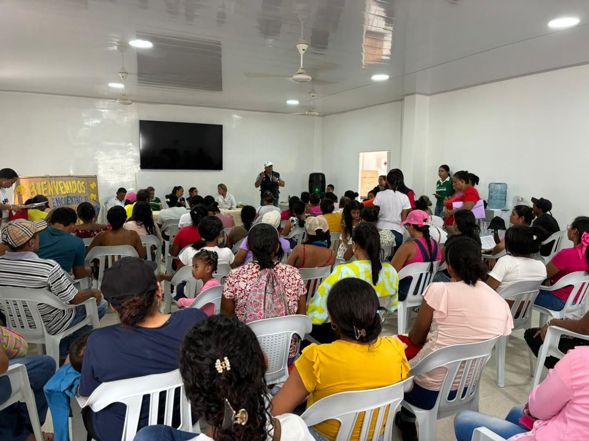 DefensoriaCol's tweet photo. La #DelegadaMujerYGénero y la Regional #SurDeBolívar  sensibilizaron a 90 mujeres beneficiarias del programa @RentaCiudadana en el corregimiento #Cascajal de #Magangué sobre derechos de la mujer, violencias basadas en género, rutas de atención y socialización de la #AppContigo. https://t.co/CY41ZxHwHa