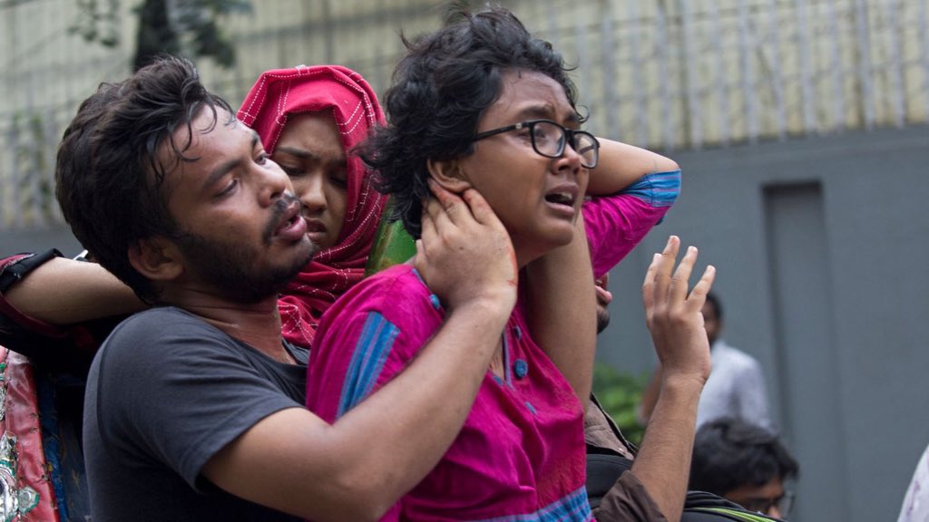 tasty_tan's tweet photo. This is barbaric.. In 2024 i have to see this. They broke my sister's hand she cried and cried but those evils didn't listen. I am crying while typing this #shameonyoubangladesh #Bangladesh https://t.co/RIV0xLoNOs