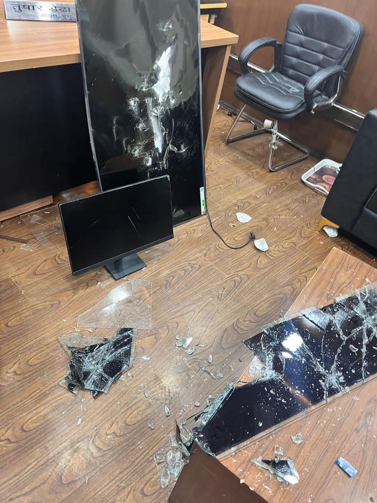 The DUSU office belongs to the students of Delhi University.After being elected by the popular mandate of the students of DU, ABVP transformed the DUSU office into a students' union office in real terms where the problems of the common students of DU were resolved with utmost